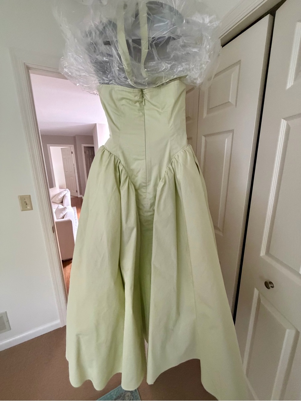 House of CB Marilyn Green Pistachio Halter Dress M Medium - Picture 8 of 8